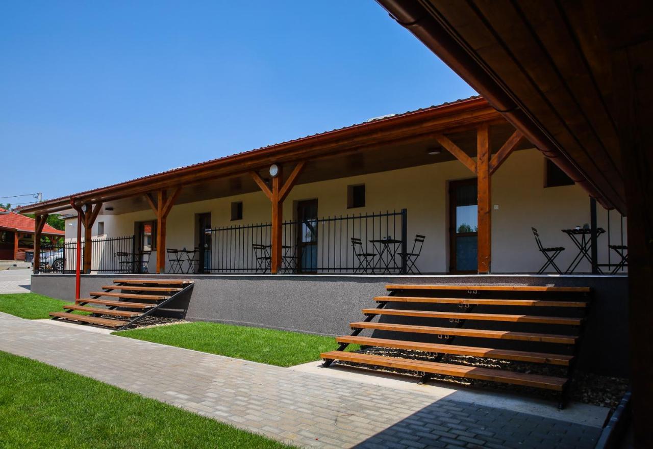 Bed and Breakfast Tulip Garden Panzió Kékcse Exterior foto