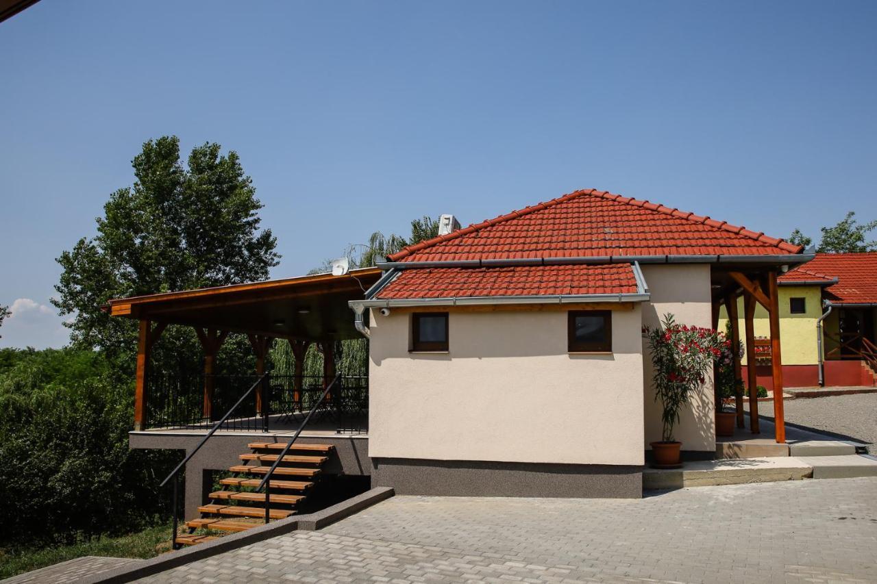 Bed and Breakfast Tulip Garden Panzió Kékcse Exterior foto